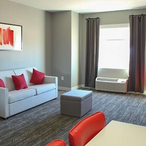 One-Bedroom Queen Suite